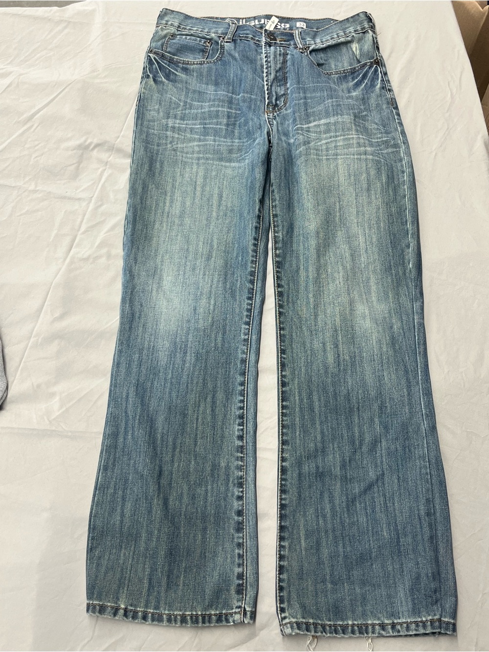 Guess Men's Bootcut Jeans in Light Blue Washed Denim Size 33